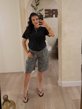 Load image into Gallery viewer, Basic Everyday Tee (Black)