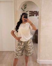 Load image into Gallery viewer, Basic Everyday Tee (Cream)